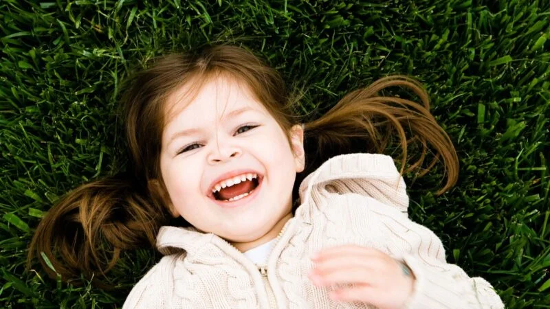 Minkälaiset asiat naurattavat pikkulapsia? Tutkimus selvitti!