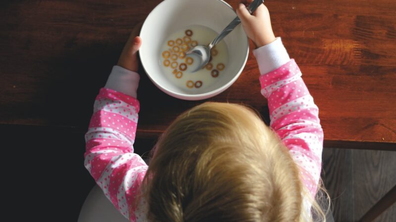 Kun lapsi on valikoiva syömään: Nämä ruoat ovat vaikeimpia