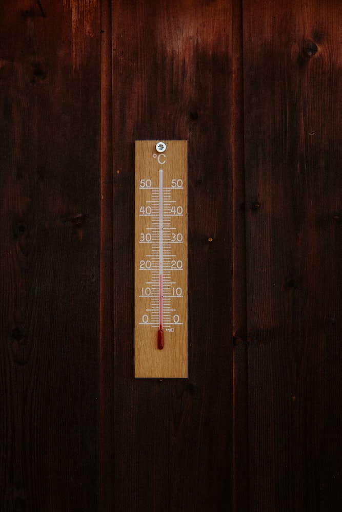 Kuinka alas lämpötilan voi laskea lapsiperheessä – Elämää energiakriisin keskellä