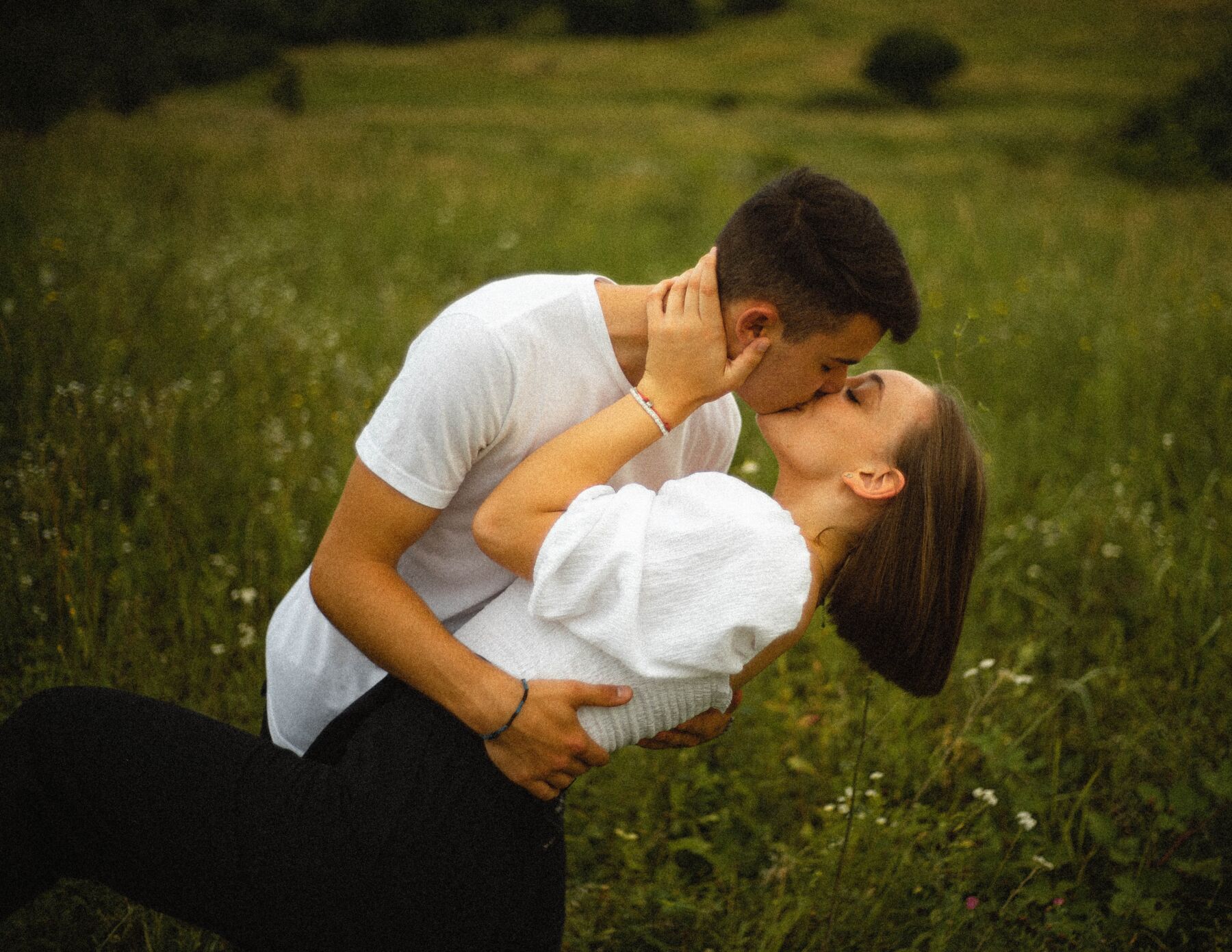 Pussailu kannattaa – tällaisia hyötyjä suudelmilla on!