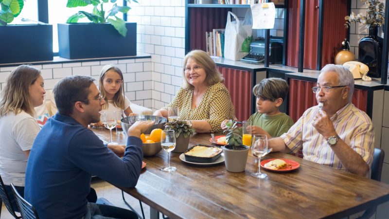 5 tutkittua syytä, miksi koko perheen kannattaa syödä yhdessä